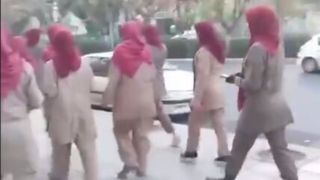 ماجرای حضور زنان با لباس منافقین در خیابان‌های تهران چه بود؟!