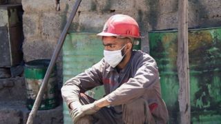 ارزش حداقل مزد کارگران از ربع سکه کمتر شد ارزش حداقل مزد کارگران از ربع سکه کمتر شد