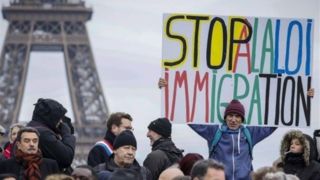 اعتراض هزاران نفر در فرانسه علیه طرح ضد مهاجرتی ماکرون