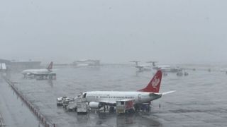 پروازهای فرودگاه مشهد به دلیل مه‌گرفتگی تا اطلاع ثانوی لغو شد