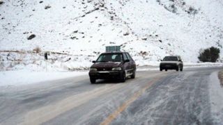 بارش برف و باران در جاده‌های ۱۱ استان کشور؛ انسداد ۷ جاده  