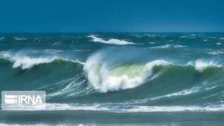 افزایش وزش باد شدید و ارتفاع امواج در خلیج فارس و تنگه هرمز