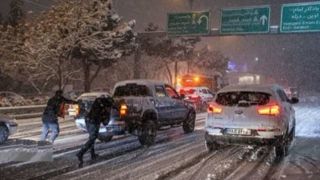 امشب احتمال یخ زدگی معابر در تهران وجود دارد