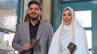 عروس و داماد تهرانی پای صندوق رای حسینیهٔ ارشاد