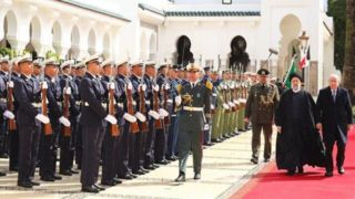 استقبال رسمی رئیس جمهور الجزایر از رئیسی