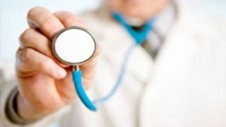 تعرفه‌های پزشکی ۱۴۰۳ قابلیت اجرایی ندارد/ مصوبه دولت اصلاح شود  