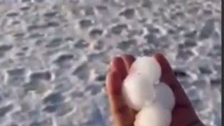 طوفان تگرگ قوی در استان مدینه عربستان، بیابان را سفیدپوش کرد