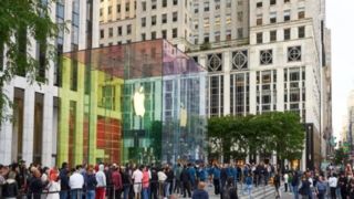 اپل بیش از ۷۰۰ کارمند خود را اخراج کرد