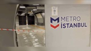 بارش باران در ایستگاه متروی استانبول
