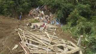 تصاویر  از رانش زمین در پاپوآ گینه‌نو | ۳۰۰ نفر مدفون شدند