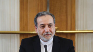 عراقچی: شجاعت و ایستادگی رئیس جمهوری سوریه تحسین برانگیز است عراقچی: شجاعت و ایستادگی رئیس جمهوری سوریه تحسین برانگیز است