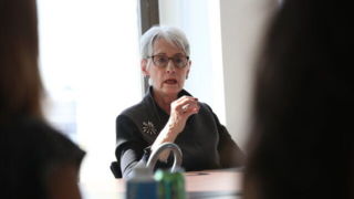 شرمن: ترامپ بهدنبال مذاکره جامع با ایران است شرمن: ترامپ بهدنبال مذاکره جامع با ایران است