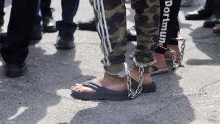 دستگیری اراذل و اوباش خیابان هاشمی تهران دستگیری اراذل و اوباش خیابان هاشمی تهران