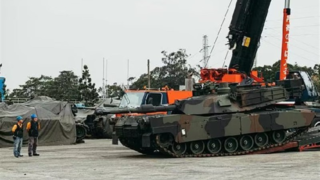 نخستین محموله تانکهای آمریکا به تایوان رسید نخستین محموله تانکهای آمریکا به تایوان رسید