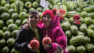 حال و هوای خرید شب یلدا حال و هوای خرید شب یلدا