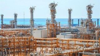 توزیع روزانه بیش از ۳۲۰ میلیون لیتر انواع فرآورده نفتی توزیع روزانه بیش از ۳۲۰ میلیون لیتر انواع فرآورده نفتی