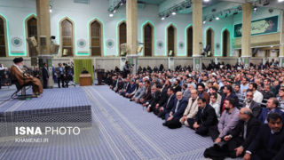 دیدار هزاران نفر از مداحان و شاعران اهلبیت(ع) با رهبر انقلاب دیدار هزاران نفر از مداحان و شاعران اهلبیت(ع) با رهبر انقلاب