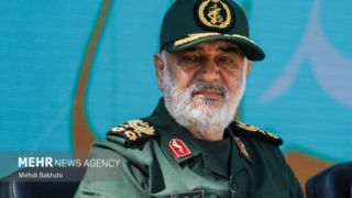 سردار سلامی: صهیونیستها در برابر یمن درمانده شدهاند/ انصارالله با حمله به ناو آمریکا ثابت کرد که فقط از خدا میترسد سردار سلامی: صهیونیستها در برابر یمن درمانده شدهاند/ انصارالله با حمله به ناو آمریکا ثابت کرد که فقط از خدا میترسد