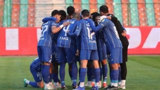 حضور شبانه برخی از بازیکنان استقلال در ساختمان باشگاه حضور شبانه برخی از بازیکنان استقلال در ساختمان باشگاه