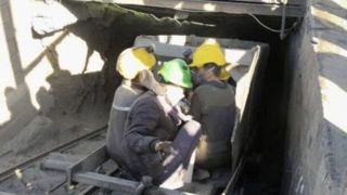 پایان امداد در حادثه‌ ریزش معدن بافق/ انتقال دو مصدوم به مرکز درمانی