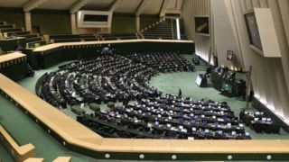 لایحه عفاف و حجاب در مجلس حاشیه ساز شد لایحه عفاف و حجاب در مجلس حاشیه ساز شد