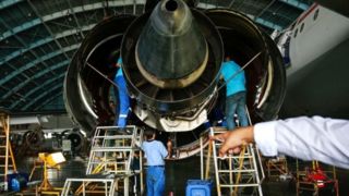 توان تعمیر موتور هواپیماها در داخل وجود دارد/ تدوین نقشه راهبردی توسعه فرودگاهی کشور توان تعمیر موتور هواپیماها در داخل وجود دارد/ تدوین نقشه راهبردی توسعه فرودگاهی کشور