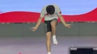 رکورد طناب زدن در یک دقیقه شکسته شد رکورد طناب زدن در یک دقیقه شکسته شد