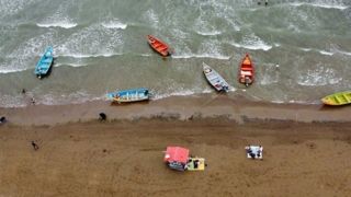 پسروی ۳ کیلومتری آب دریای خزر/ پرورش ماهی مختل شد پسروی ۳ کیلومتری آب دریای خزر/ پرورش ماهی مختل شد