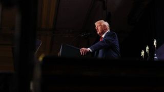 عقبنشینی ترامپ از دستور توقف کمکهای مالی فدرال عقبنشینی ترامپ از دستور توقف کمکهای مالی فدرال