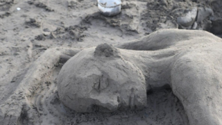 جشنواره مجسمه‌های شنی در ساحل انزلی