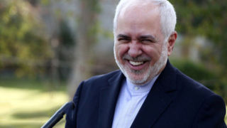 ظریف: در دولت روحانی زمستان کولر روشن بود و مجبور بودیم گرمکن بپوشیم! / دو درجه کمتر پزشکیان را خیلی جدی گرفتید ظریف: در دولت روحانی زمستان کولر روشن بود و مجبور بودیم گرمکن بپوشیم! / دو درجه کمتر پزشکیان را خیلی جدی گرفتید