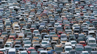 گورستان خودروهای آسیبدیده از سیل والنسیا گورستان خودروهای آسیبدیده از سیل والنسیا