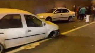 تصاویری از تصادف زنجیره ای ۶ خودرو در تونل شیرین سو تصاویری از تصادف زنجیره ای ۶ خودرو در تونل شیرین سو