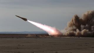 شلیک موشک سپاه از جنوب طبس به دریای عمان شلیک موشک سپاه از جنوب طبس به دریای عمان
