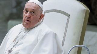 وضعیت «پاپ فرانسیس» بحرانی است