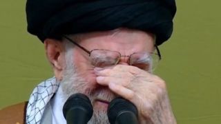 اشکهای رهبر انقلاب برای شعری درباره بیسیم شهیدان باکری و کاظمی اشکهای رهبر انقلاب برای شعری درباره بیسیم شهیدان باکری و کاظمی