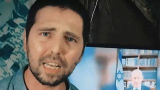 فریاد اسیر صهیونیست بر سر نتانیاهو: ما با زور آزاد نمیشویم فریاد اسیر صهیونیست بر سر نتانیاهو: ما با زور آزاد نمیشویم