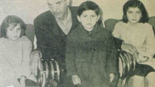 عکسهای دیده نشده از عید دیدنی با شهریار در تبریز ۶۰ سال پیش! عکسهای دیده نشده از عید دیدنی با شهریار در تبریز ۶۰ سال پیش!