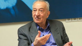 اکبر اعتماد درگذشت