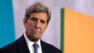 ادعای جان کری: ایران در گوشه رینگ قرار گرفته/ باید با آنها توافق گسترده کرد