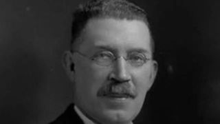 قرب پنجاه سال بردی رنج... قرب پنجاه سال بردی رنج...