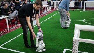 سایه چالشهای مالی بر پیشرفت علم رباتیک در ایران سایه چالشهای مالی بر پیشرفت علم رباتیک در ایران