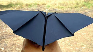 طرز ساخت یک خفاش کاغذی جذاب که می‌تواند پرواز کند!