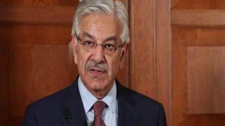 وزیر دفاع پاکستان: حمله نظامی هند به پاکستان نزدیک است/ وزیر پاکستانی، هند را به حمله هستهای تهدید کرد وزیر دفاع پاکستان: حمله نظامی هند به پاکستان نزدیک است/ وزیر پاکستانی، هند را به حمله هستهای تهدید کرد