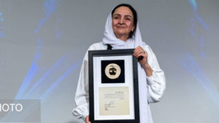 گلاب آدینه در شب نکوداشتاش چه گفت؟ گلاب آدینه در شب نکوداشتاش چه گفت؟