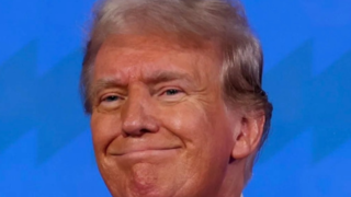 ترامپ در لباس پاپ