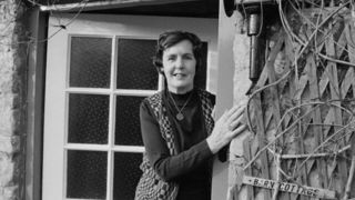 یک نویسنده و جاسوس دیگر!