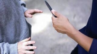 عامل زورگیری از زن جوان در شهرک اکباتان دستگیر شد+ فیلم عامل زورگیری از زن جوان در شهرک اکباتان دستگیر شد+ فیلم