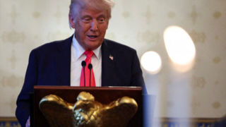 ترامپ، بزرگ‌ترین و مجلل‌ترین هدیه خارجی را دریافت می‌کند/ کادوی بسیار لوکسی که همسایه ایران به ترامپ می‌دهد