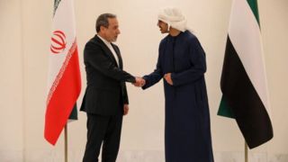 عراقچی با وزیر خارجه امارات دیدار کرد عراقچی با وزیر خارجه امارات دیدار کرد